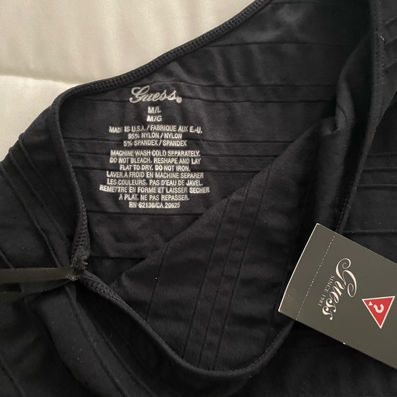 Guess one shoulder dress - Size M/L New with tags! 🏷️ Fitted and textured style - Picture 3 of 3